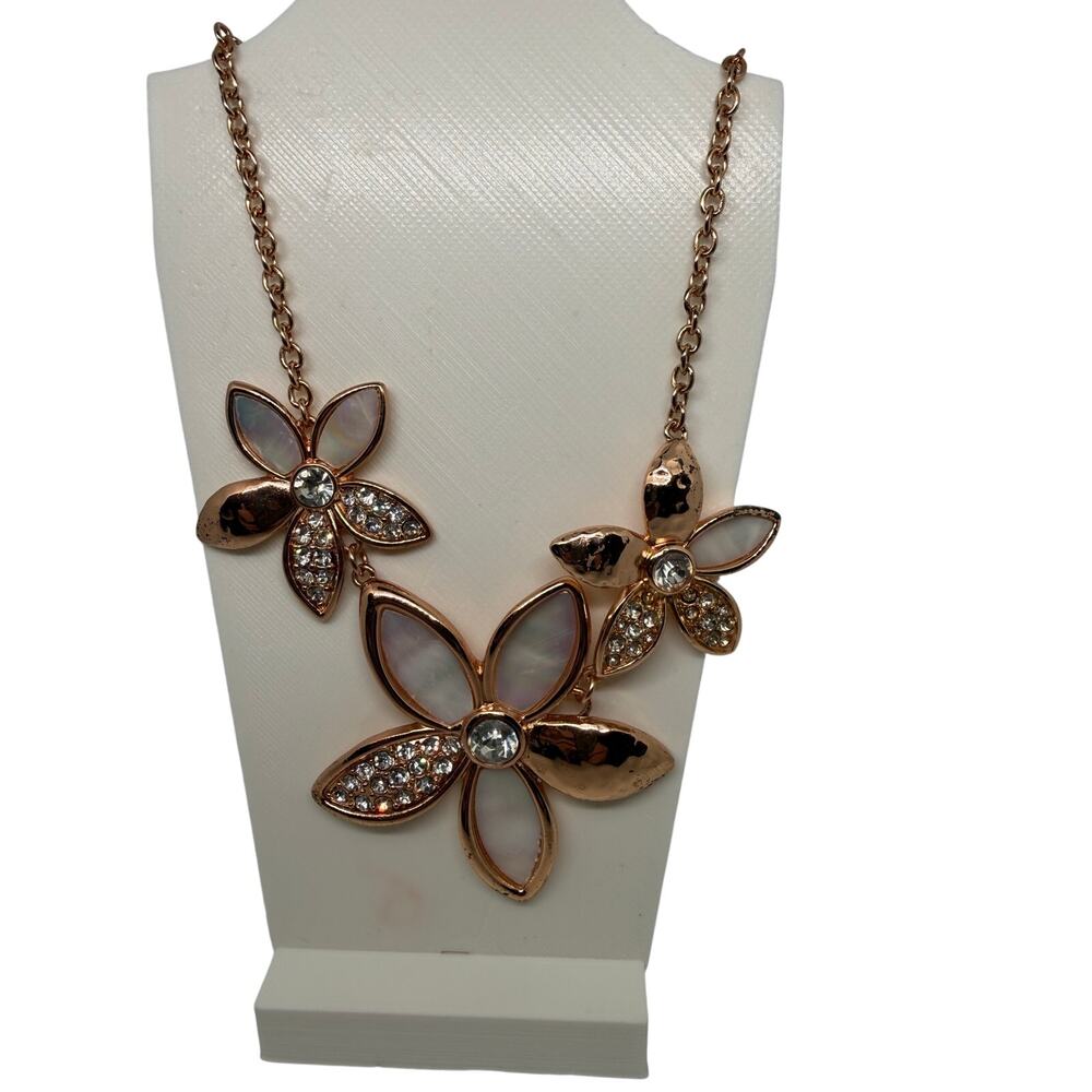 Copper Tone Floral Necklace Mother of Pearl 16.5–19.5” Vintage Style